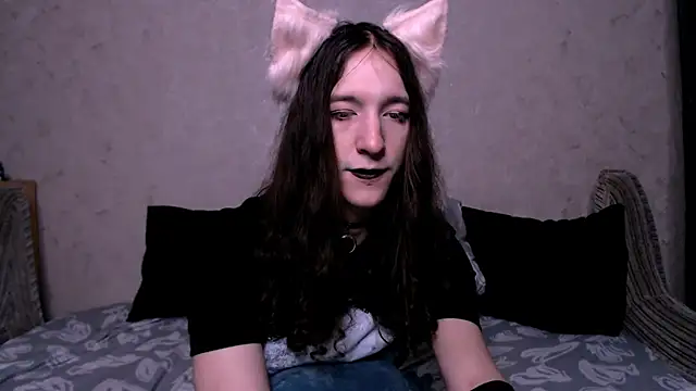 Snapshot of SilverMuse_ chatting on 10.02.25 SilverMuse online show from 10.02.25