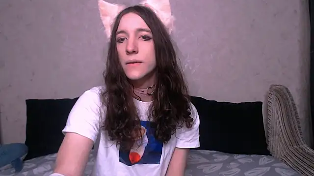 Snapshot of SilverMuse_ chatting on 10.05.25 SilverMuse online show from 10.05.25