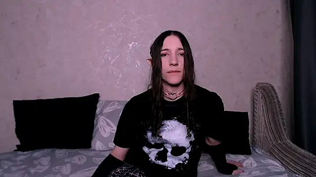 Snapshot of SilverMuse_ chatting on 11.11.25 SilverMuse online show from 11.11.25