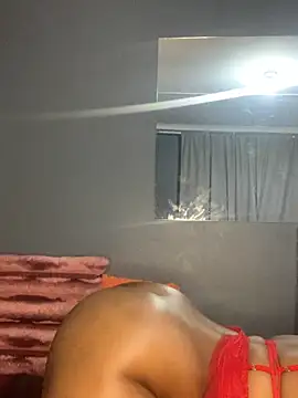 Snapshot of Hornysweetheart chatting on 09.24.25 Hornysweetheart online show from 09.24.25