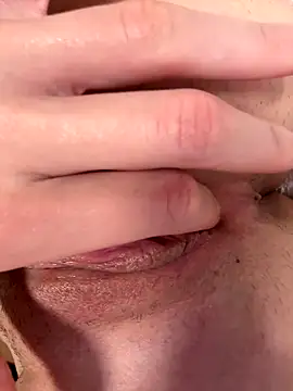 Snapshot of TeMajor chatting on 10.05.25 TeMajor online show from 10.05.25