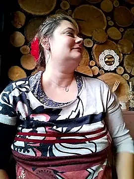 Snapshot of Flacara100 chatting on 10.02.25 Flacara100 online show from 10.02.25