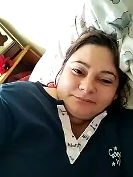 Snapshot of Flacara100 chatting on 10.13.25 Flacara100 online show from 10.13.25