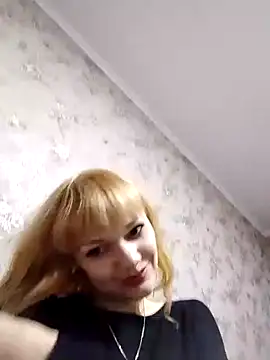 Snapshot of AliceSwan1122 chatting on 09.22.25 AliceSwan1122 online show from 09.22.25