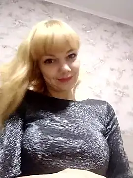 Snapshot of AliceSwan1122 chatting on 09.23.25 AliceSwan1122 online show from 09.23.25