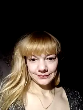 Snapshot of AliceSwan1122 chatting on 09.27.25 AliceSwan1122 online show from 09.27.25