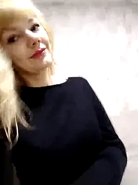 Snapshot of AliceSwan1122 chatting on 10.03.25 AliceSwan1122 online show from 10.03.25