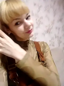 Snapshot of AliceSwan1122 chatting on 10.07.25 AliceSwan1122 online show from 10.07.25