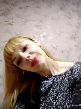 Snapshot of AliceSwan1122 chatting on 10.15.25 AliceSwan1122 online show from 10.15.25