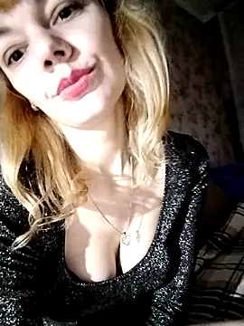 Snapshot of AliceSwan1122 chatting on 10.21.25 AliceSwan1122 online show from 10.21.25