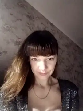 Snapshot of AliceSwan1122 chatting on 11.19.25 AliceSwan1122 online show from 11.19.25