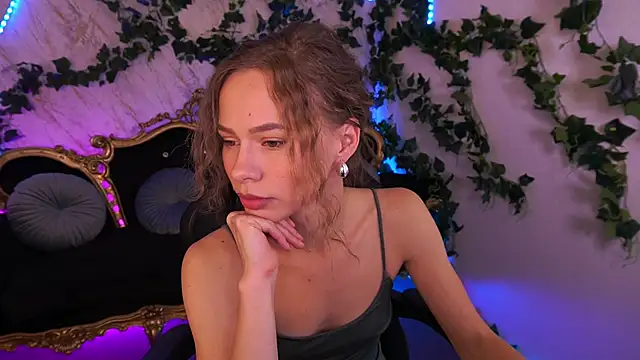 ShyySiren online show from 10.19.25