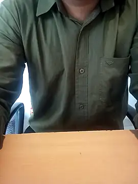 Snapshot of karandeep_Bhagat chatting on 09.30.25 karandeep Bhagat online show from 09.30.25