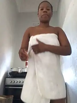 Snapshot of LeehXXY chatting on 11.11.25 LeehXXY online show from 11.11.25