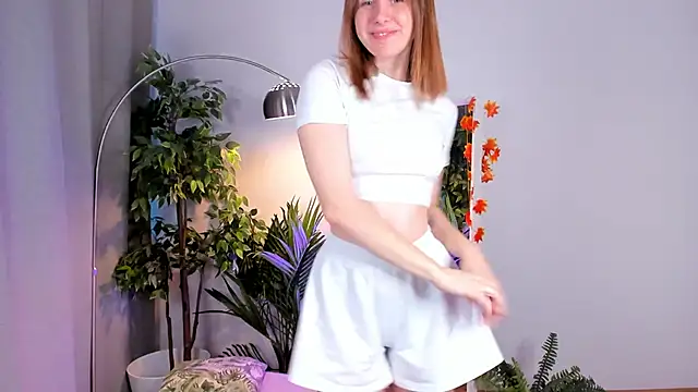 Snapshot of Pink_Muse chatting on 10.27.25 Pink Muse online show from 10.27.25