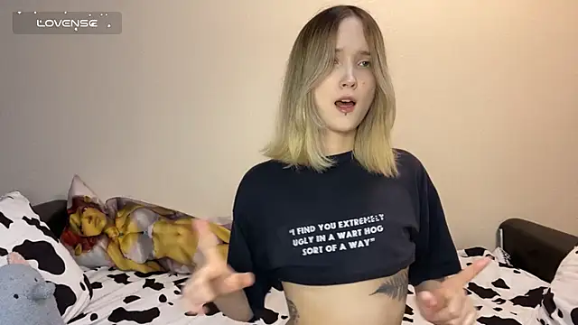 Snapshot of SoftcoreAlly chatting on 11.06.25 SoftcoreAlly online show from 11.06.25