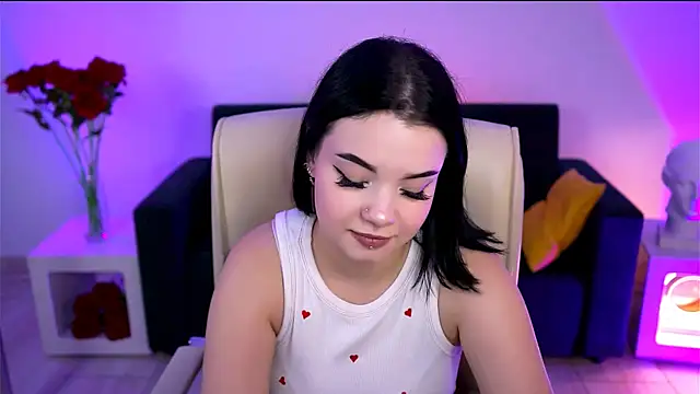 Snapshot of leslierowe_ chatting on 09.21.25 leslierowe online show from 09.21.25