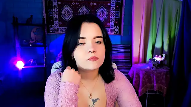 Snapshot of leslierowe_ chatting on 11.21.25 leslierowe online show from 11.21.25