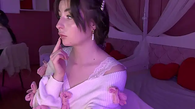 Snapshot of LilithLane chatting on 01.19.26 LilithLane online show from 01.19.26