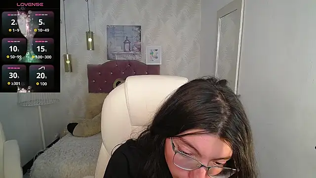 Snapshot of alllyson_ chatting on 11.11.25 alllyson online show from 11.11.25