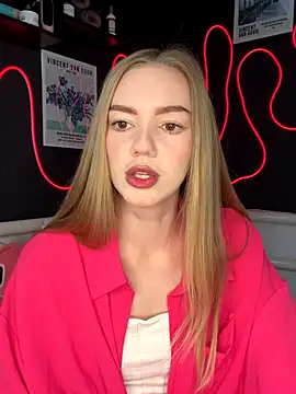 MilaMoone online show from 10.15.25