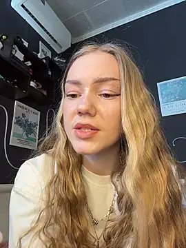 MilaMoone online show from 03.13.26