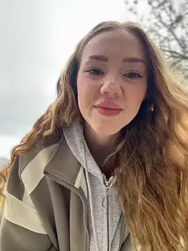 MilaMoone online show from 04.05.26