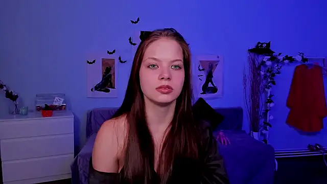 BetsyKiss online show from 10.28.25