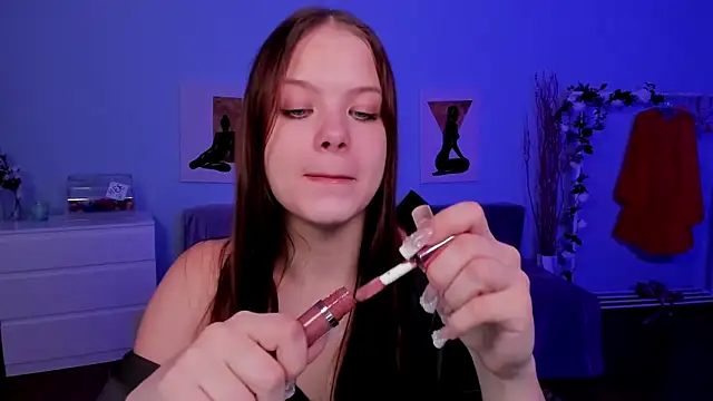 BetsyKiss online show from 11.11.25