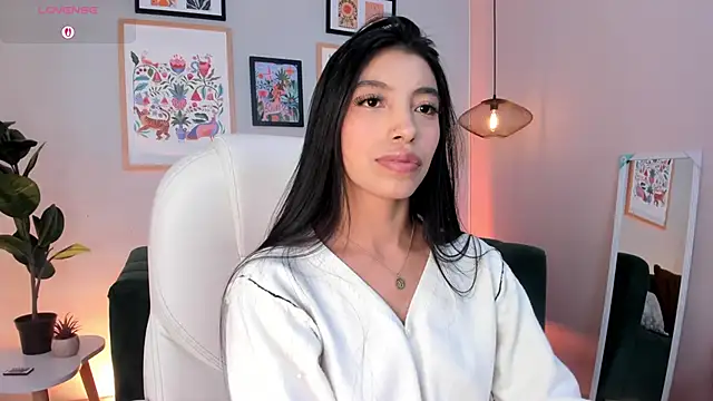 Snapshot of Tiffany_Low chatting on 06.21.26 Tiffany Low online show from 06.21.26
