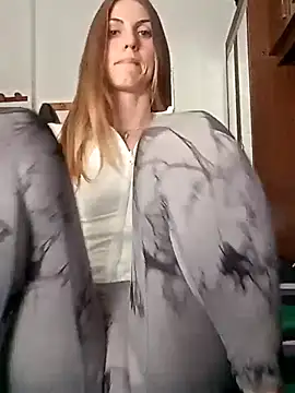 Snapshot of Nhoakila96 chatting on 10.16.25 Nhoakila96 online show from 10.16.25