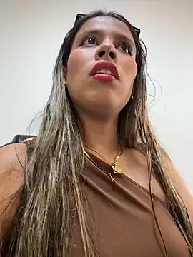 Snapshot of EMILIIA_RICHTER__ chatting on 06.23.26 EMILIIA RICHTER online show from 06.23.26