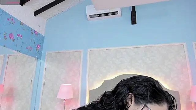 Snapshot of SamyySwet chatting on 06.25.26 SamyySwet online show from 06.25.26