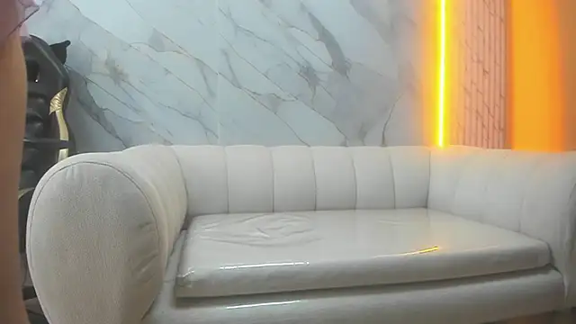 Snapshot of Isabella_Blondetf chatting on 09.17.25 Isabella Blondetf online show from 09.17.25