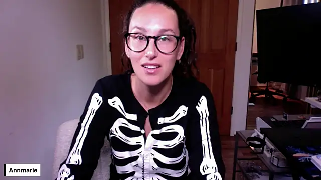 Snapshot of annmarieferrara chatting on 10.03.25 annmarieferrara online show from 10.03.25