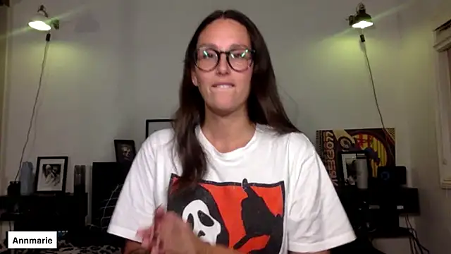 Snapshot of annmarieferrara chatting on 10.08.25 annmarieferrara online show from 10.08.25