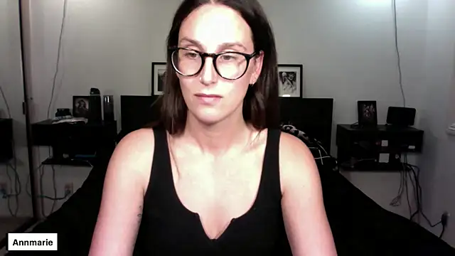 Snapshot of annmarieferrara chatting on 11.12.25 annmarieferrara online show from 11.12.25