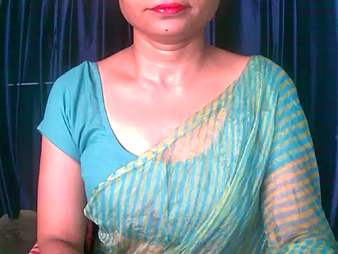 Snapshot of Sangeetha5 chatting on 10.02.25 Sangeetha5 online show from 10.02.25