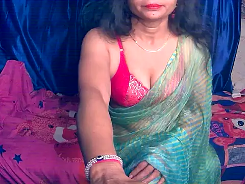 Snapshot of Sangeetha5 chatting on 11.07.25 Sangeetha5 online show from 11.07.25