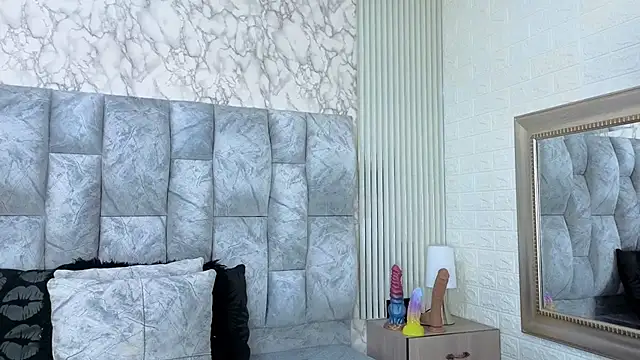 sofiagutierrez   online show from 10.06.25