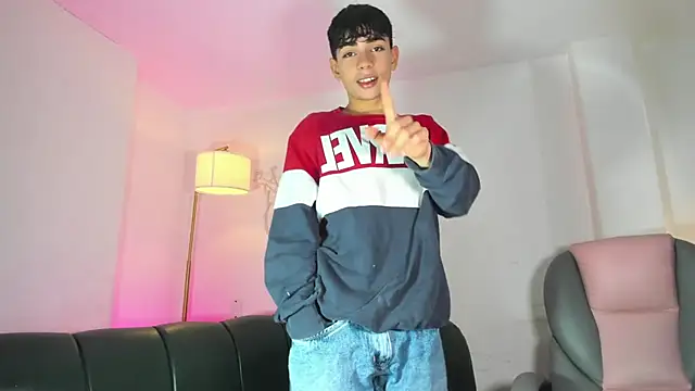 Snapshot of Peter_chase chatting on 02.10.26 Peter chase online show from 02.10.26