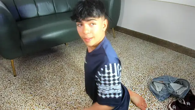 Snapshot of Peter_chase chatting on 04.10.26 Peter chase online show from 04.10.26