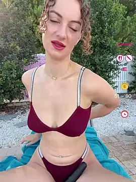 CurlyChloe online show from 07.20.26