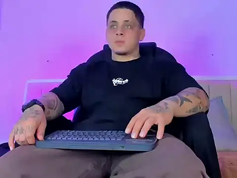 Snapshot of denis_munera chatting on 09.17.25 denis munera online show from 09.17.25