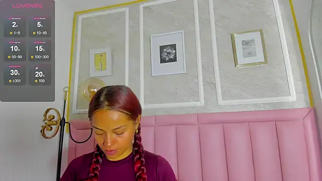 Snapshot of HoollyHendrix chatting on 01.31.26 HoollyHendrix online show from 01.31.26