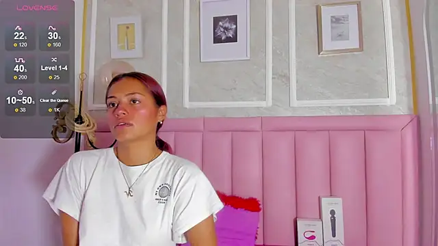 Snapshot of HoollyHendrix chatting on 02.06.26 HoollyHendrix online show from 02.06.26