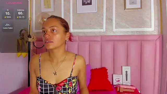 Snapshot of HoollyHendrix chatting on 02.07.26 HoollyHendrix online show from 02.07.26