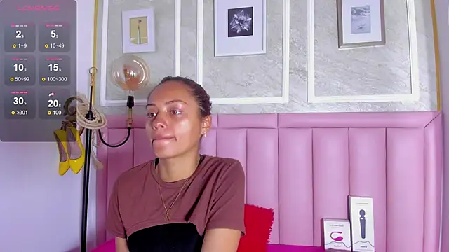 Snapshot of HoollyHendrix chatting on 02.10.26 HoollyHendrix online show from 02.10.26