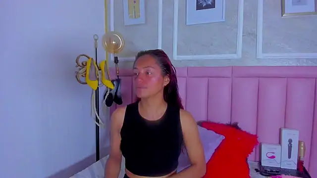 Snapshot of HoollyHendrix chatting on 02.23.26 HoollyHendrix online show from 02.23.26