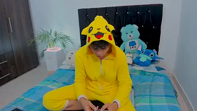 Zacktorres  online show from 10.05.25